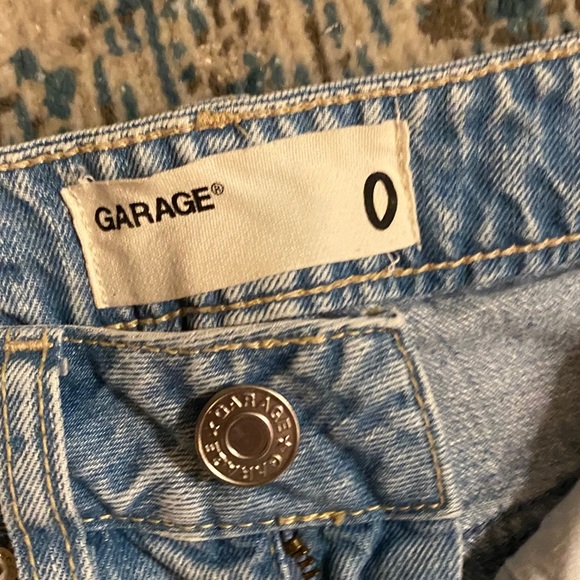 JEANS 3 FOR $50 Garage multi-toned mom jeans - Picture 3 of 4